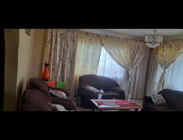 3 BEDROOM HOUSE FOR SALE IN SESHEGO A